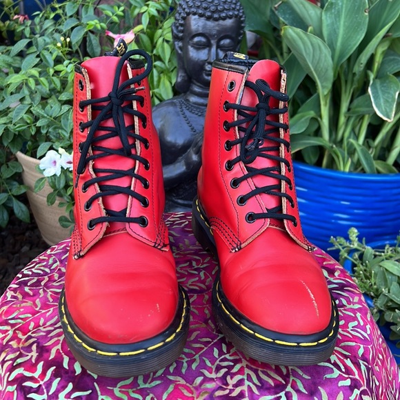 🏴󠁧󠁢󠁥󠁮󠁧󠁿 Dr. Martens MIE Vintage Smooth Red Leather 90’s Y2K Boots - Picture 7 of 17